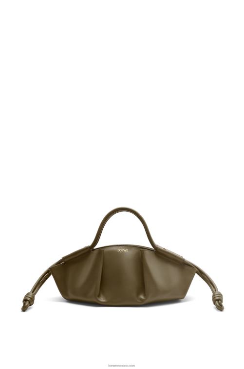 verde caqui oscuro bolso paseo pequeño de piel de becerro napa brillante Loewe R8J8Z353 mujer verde caqui oscuro bolso paseo pequeño de piel de becerro napa brillante Loewe R8J8Z353 mujer